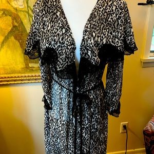 Stunning Vintage Luci Ann Night Gown & Robe Set w/ Leopard Animal print & Lace🖤